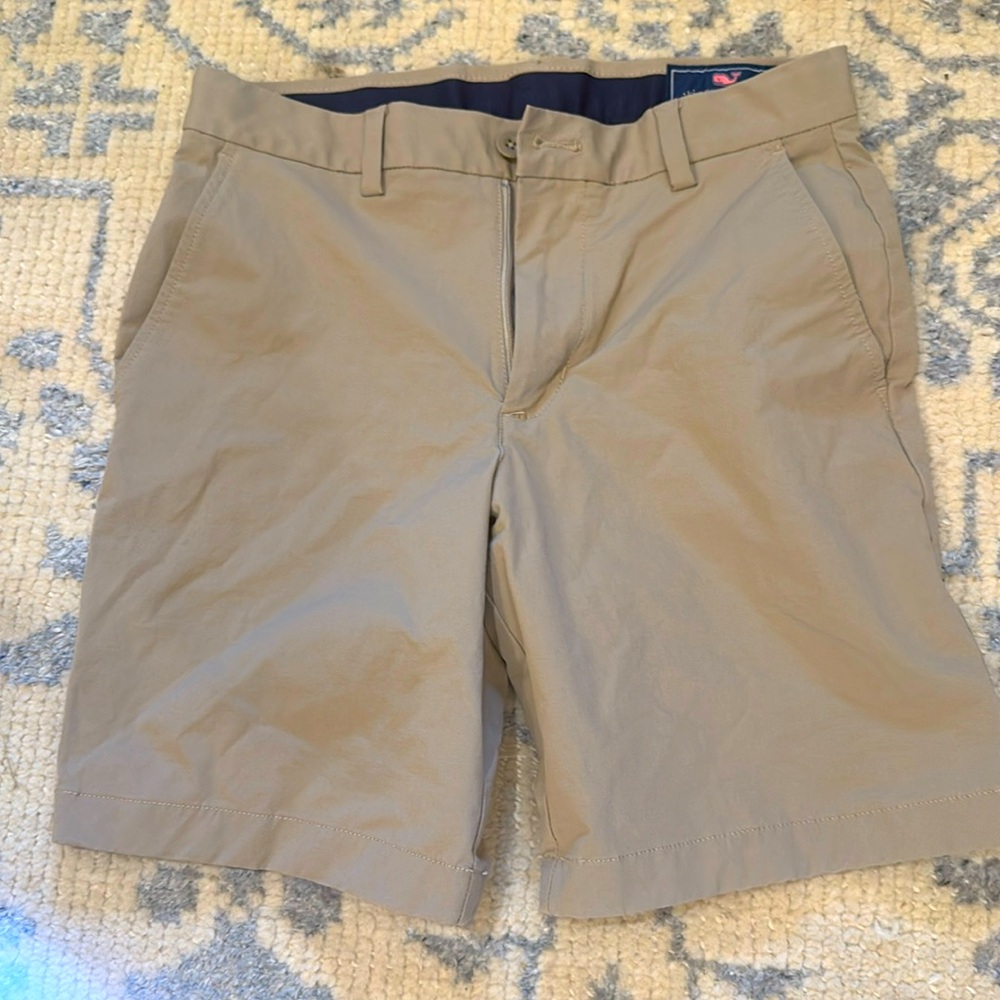 Vineyard Vines men’s size 28 waist khaki/tan/beige  shorts.